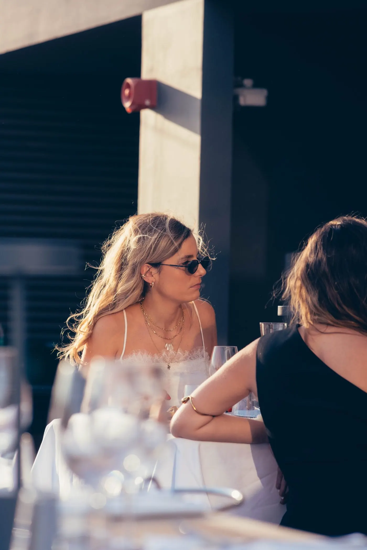 Apéritif en terrasse au rooftop The Lift à Lyon Confluence