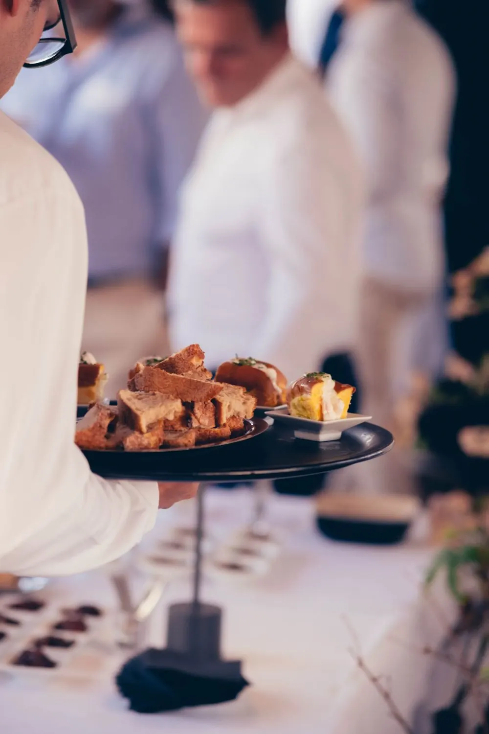Plateau de tapas au cocktail privé du rooftop The Lift à Lyon